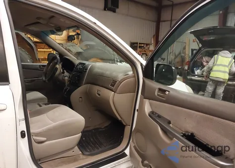 2007 Toyota Sienna Le z USA, uszkodzony, nr VIN 5TDZK23C77S060447